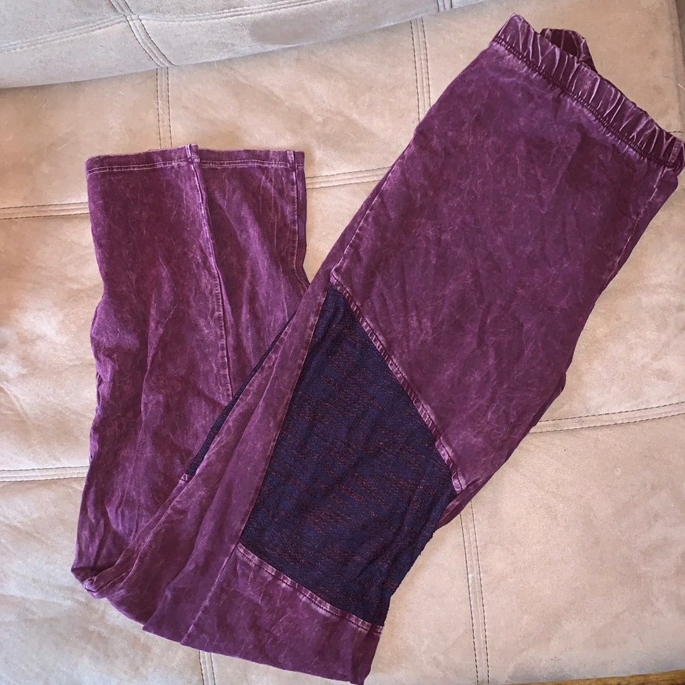 SKINNY PANTS WITH KNEE LACE DETAIL